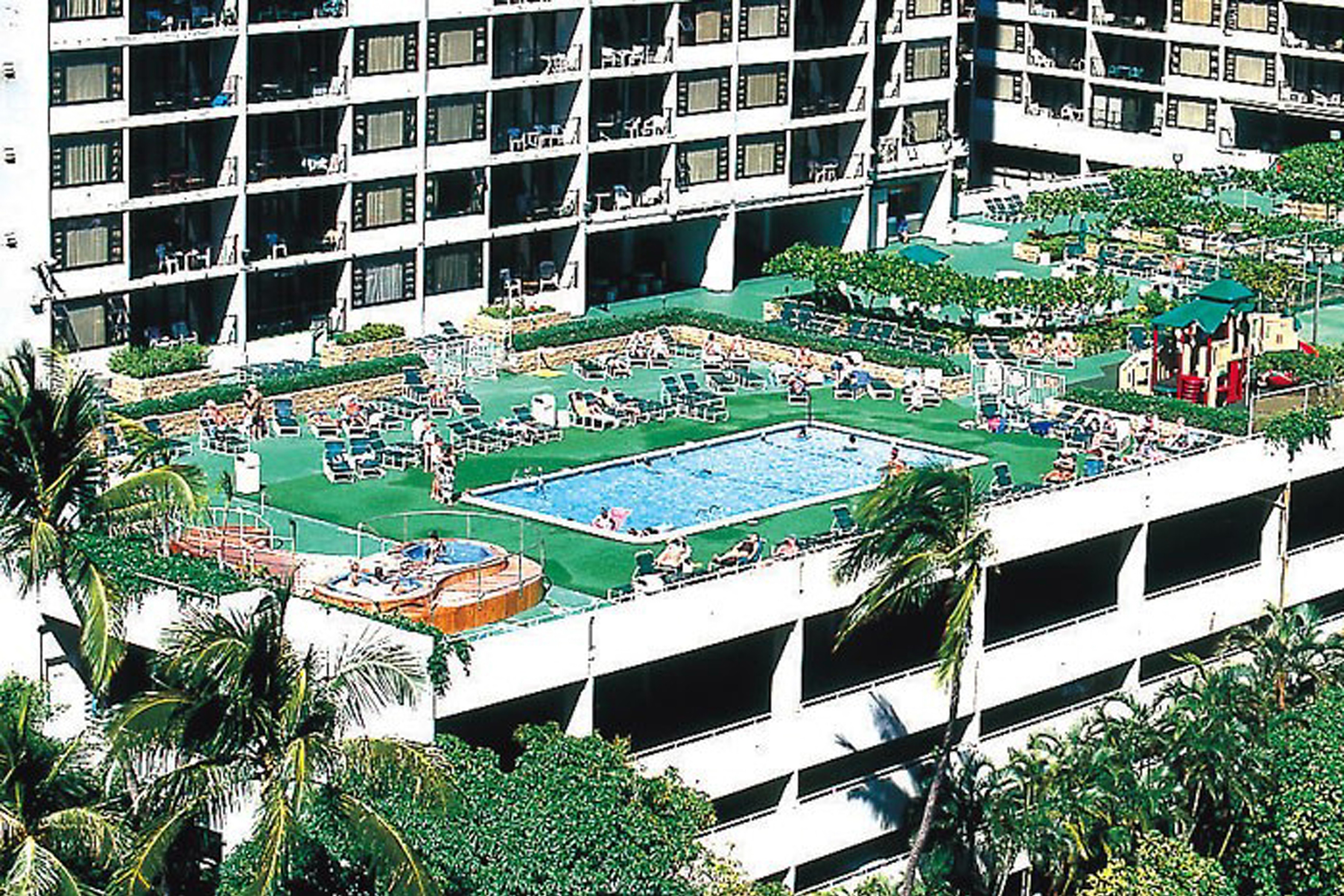 Aston waikiki banyan kamaaina